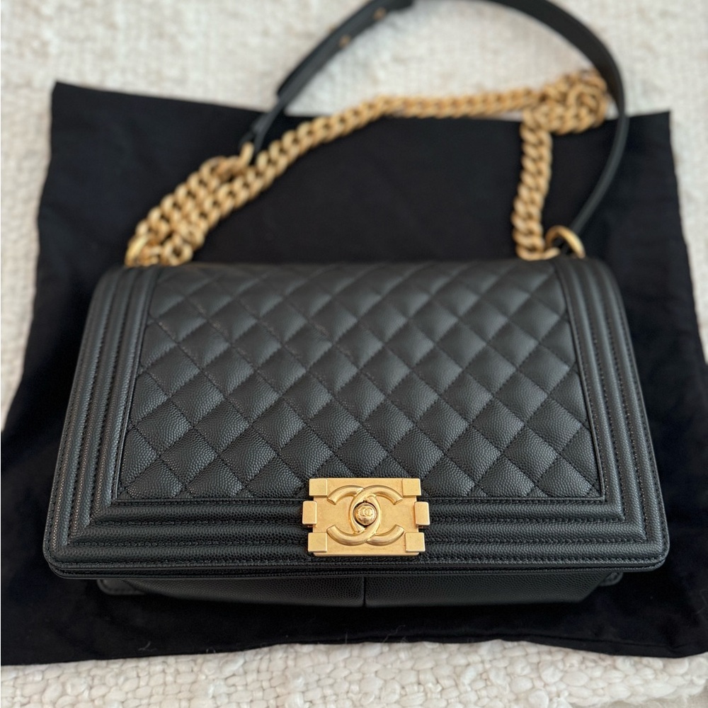 CHANEL LARGE BOY BAG **LIKE NEW** Black Caviar with Gold Hardware